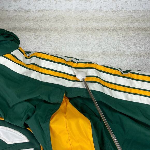 Vintage Green Bay Packers Puffer Starter Jacket Green Yellow Nylon Insulated 90s - Picture 9 of 13